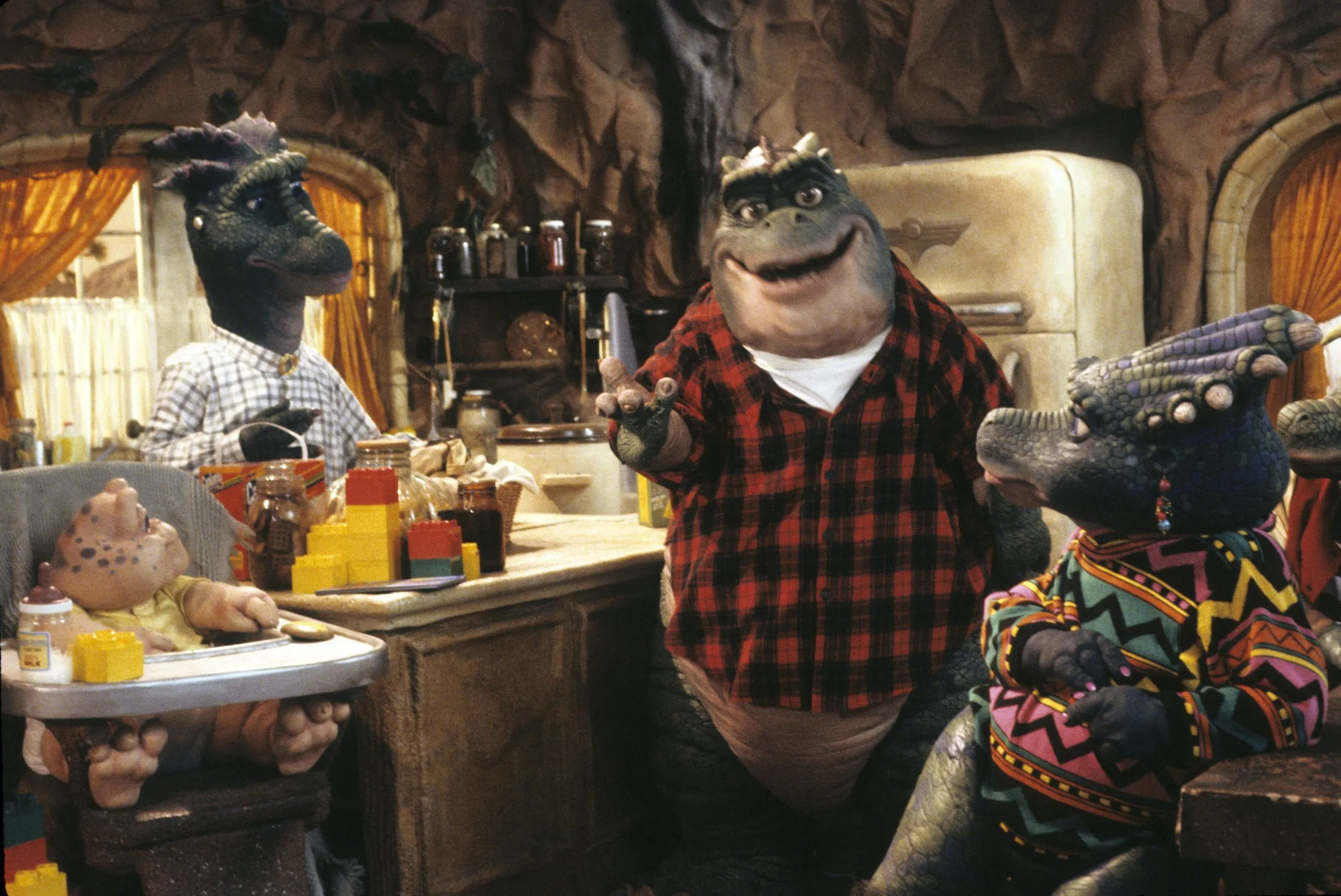 Querida, cheguei!”: Família Dinossauro é liberada no Disney+