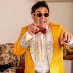 “Mallandro, o Errado que deu Certo” satiriza A Fazenda e pegadinha da Gazeta